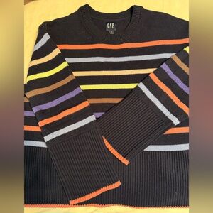 Gap Women’s Cropped sweater, wide sleeves. Size small.